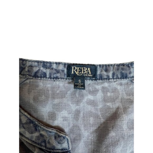 Reba Women's Denim Animal Print Lightweight Top - Picture 3 of 7
